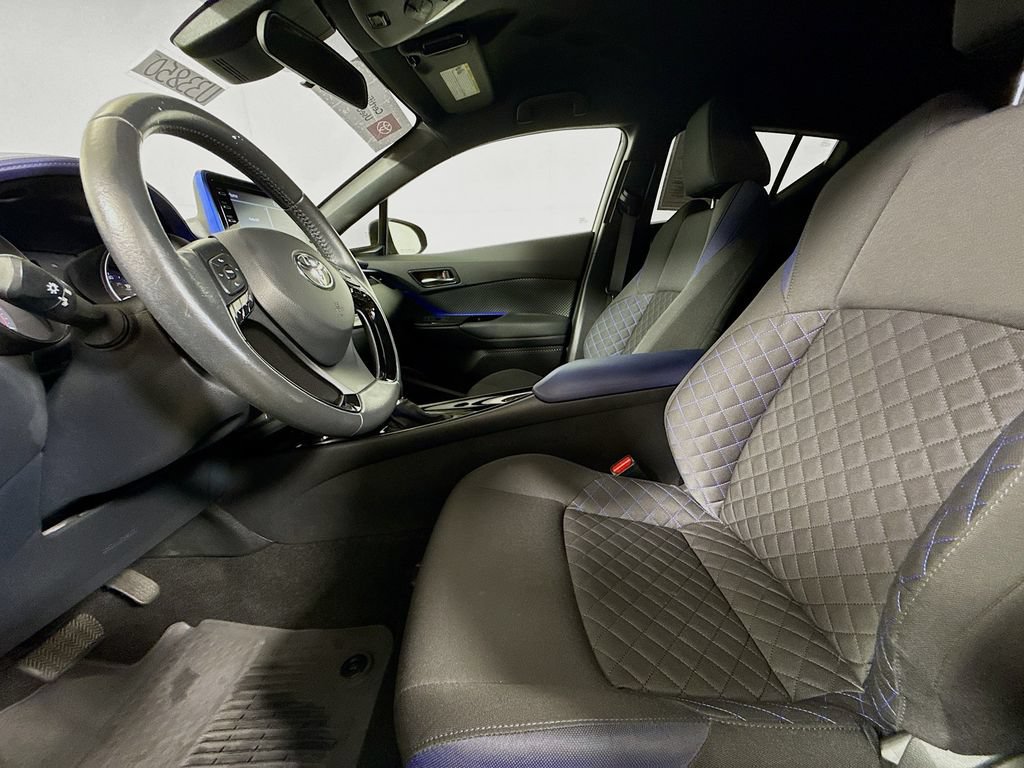 Used 2021 Toyota C-HR XLE FWD image 21