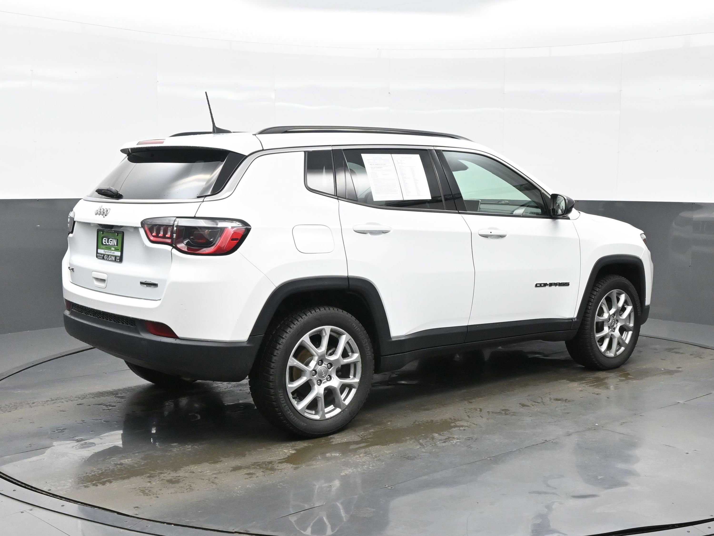 Used 2022 Jeep Compass Latitude image 6