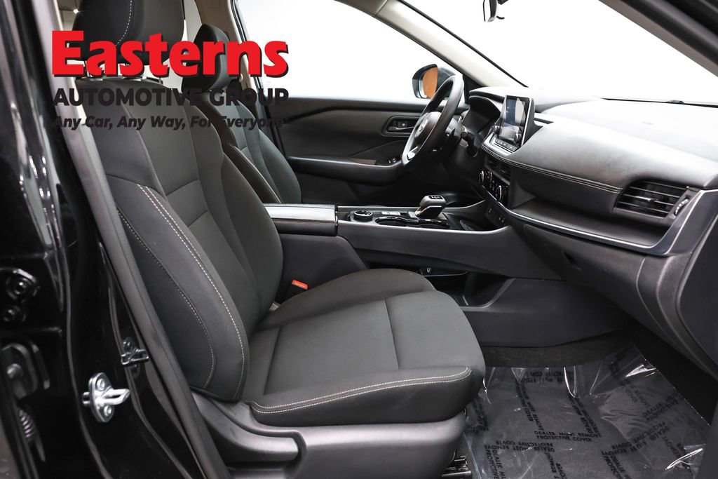 Used 2024 Nissan Rogue S AWD/4WD image 25