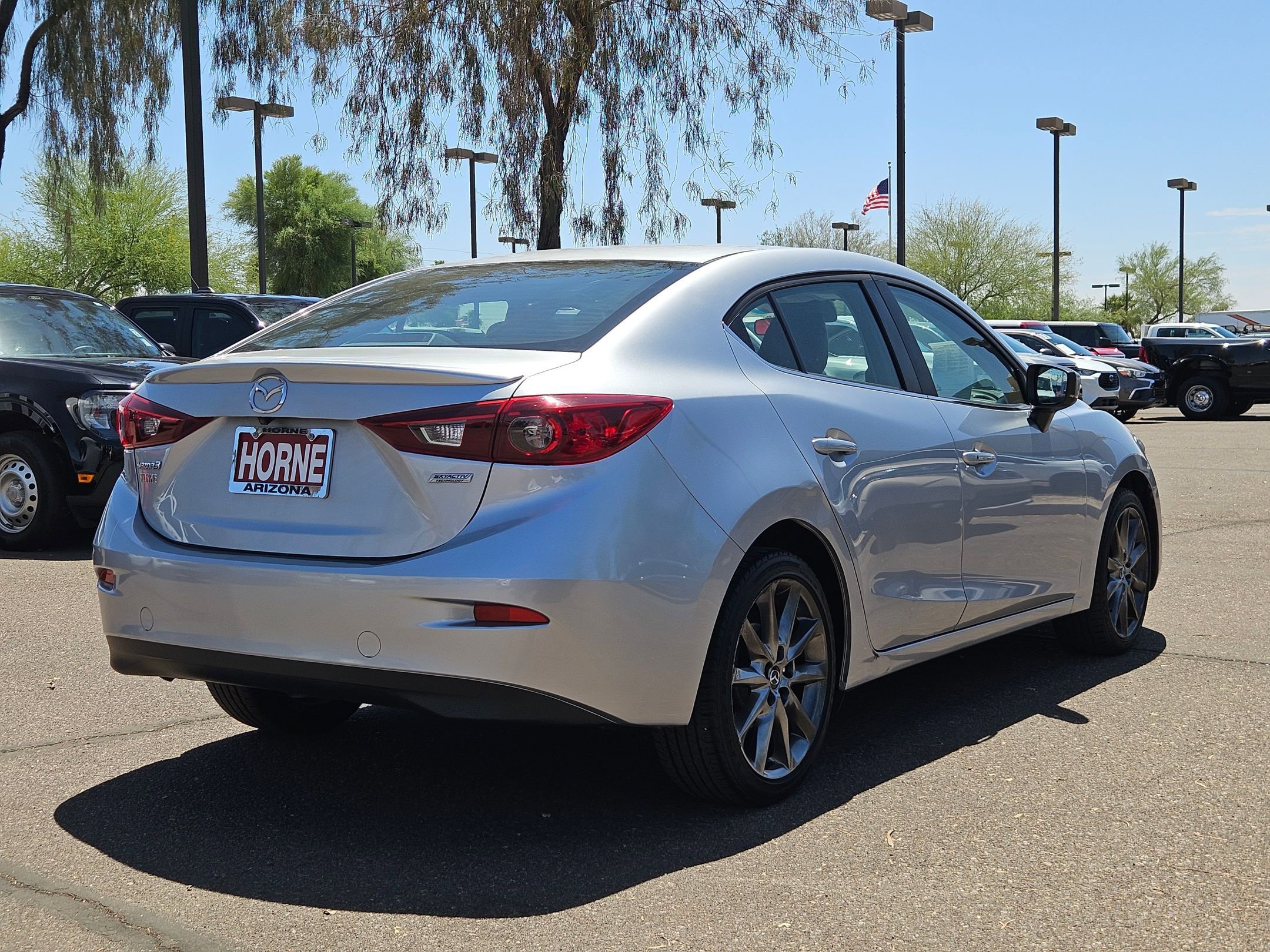 Used 2018 MAZDA MAZDA3 Touring FWD image 5