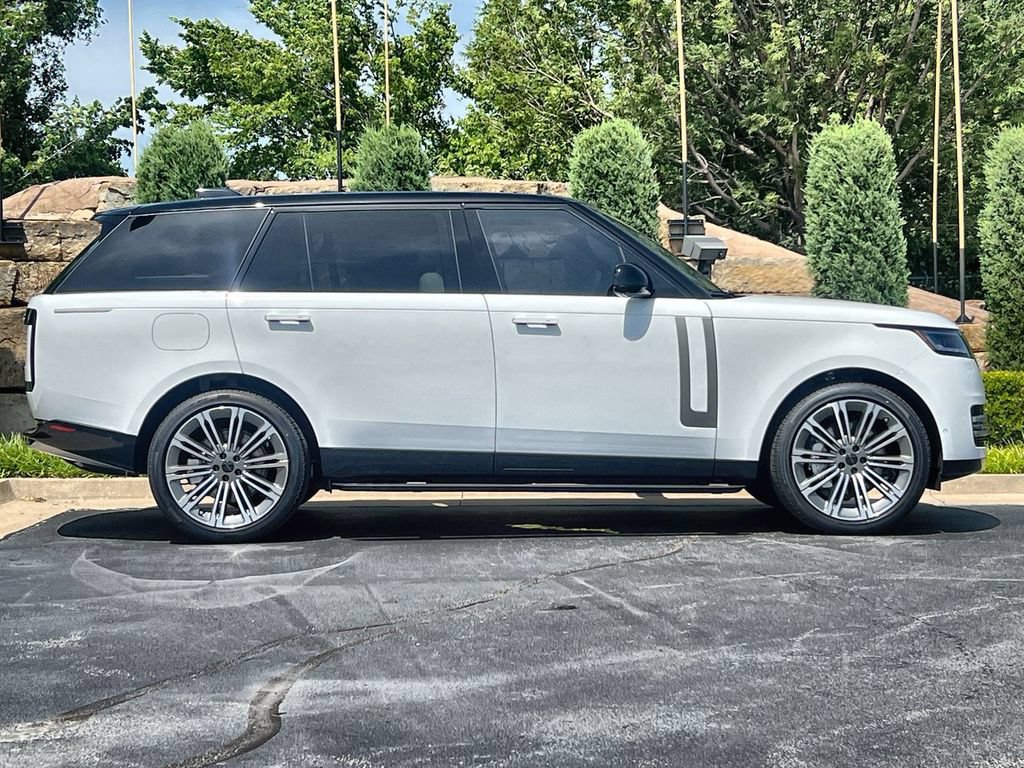 New 2026 Land Rover Range Rover Long Wheelbase SE AWD/4WD image 6