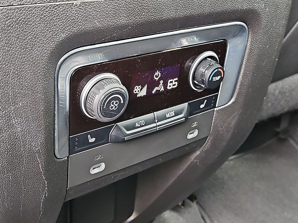 Used 2022 Chevrolet Tahoe High Country w/ Premium Package image 12