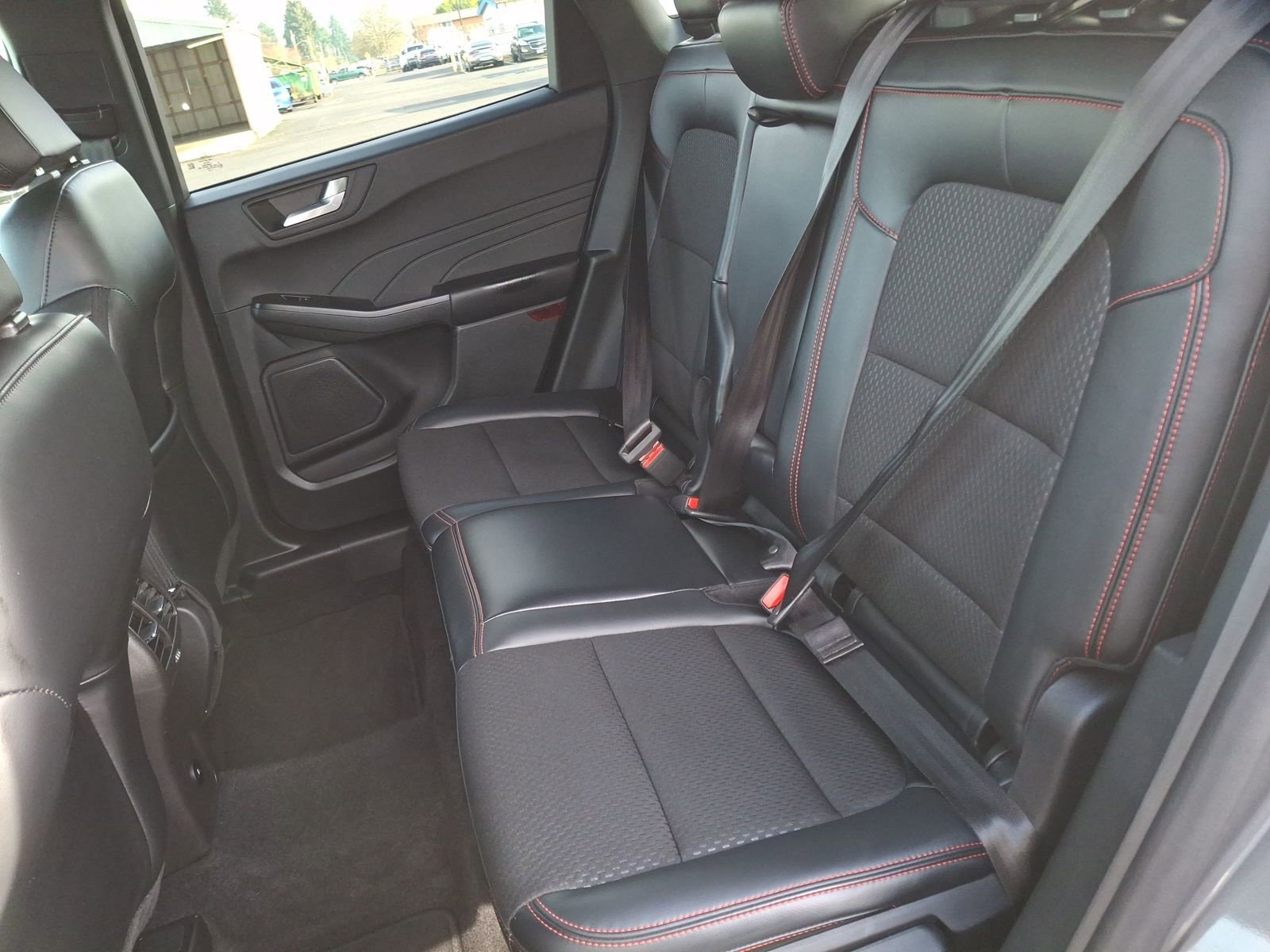 Used 2025 Ford Escape ST-Line image 18