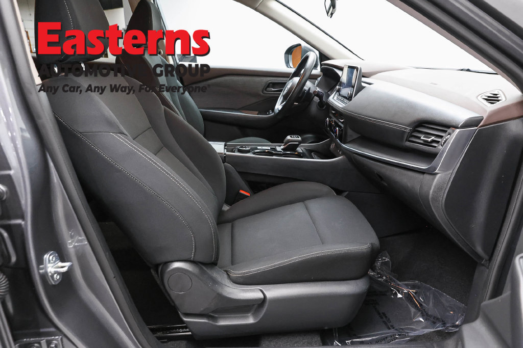 Used 2023 Nissan Rogue S AWD/4WD image 27