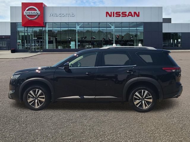 Used 2024 Nissan Pathfinder SL FWD image 4