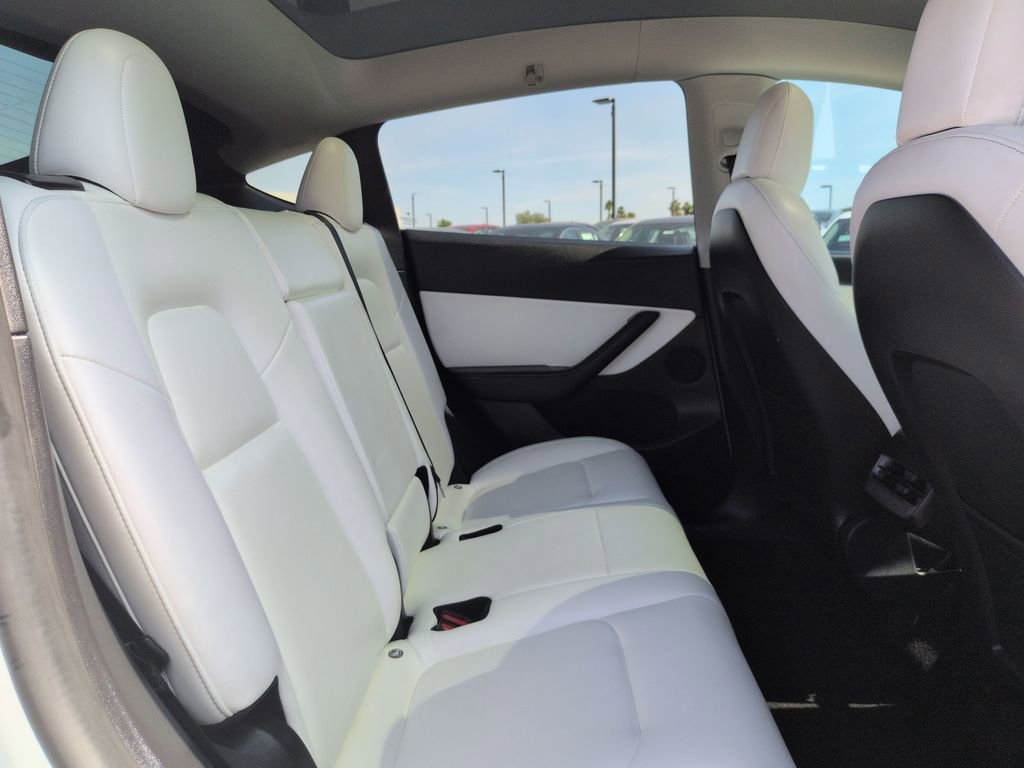 Used 2022 Tesla Model Y Performance image 15