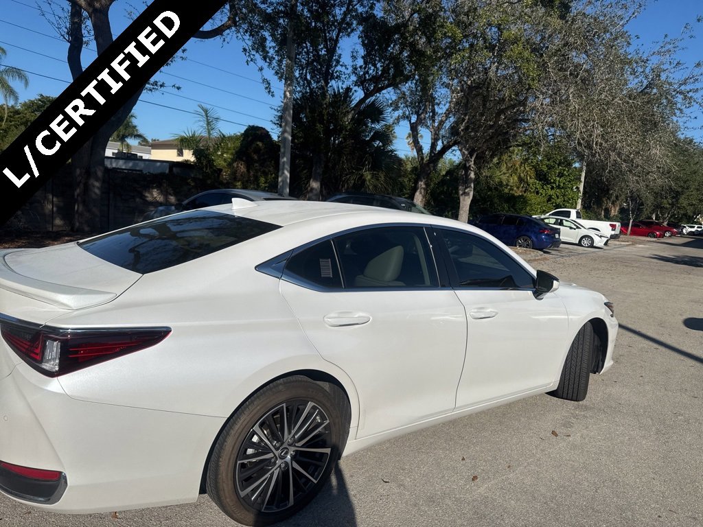 Used 2023 Lexus ES 300h w/ Premium Package image 7