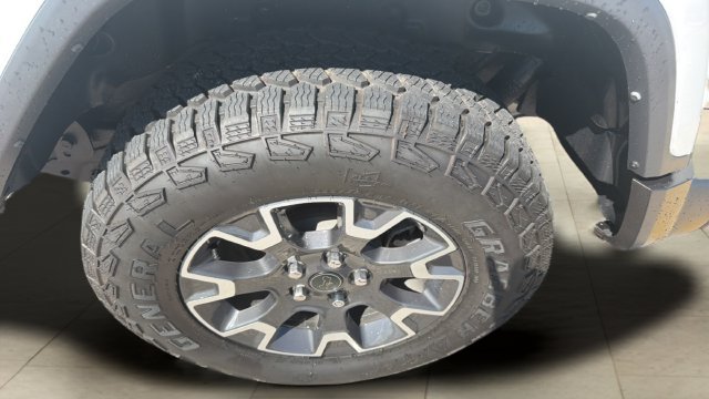 Used 2023 Jeep Wrangler Unlimited Sahara w/ Cold Weather Group AWD/4WD image 16