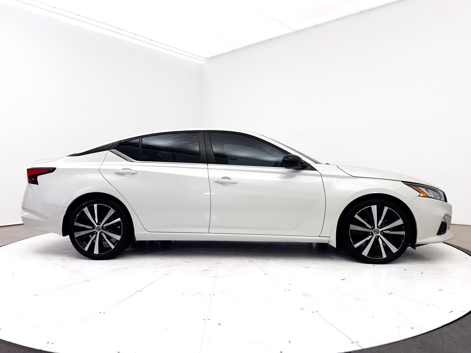 Used 2020 Nissan Altima 2.5 SR FWD image 36