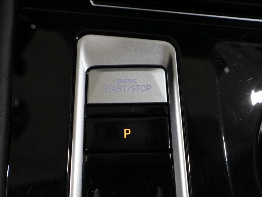 Used 2025 Volkswagen Atlas SEL AWD/4WD image 28