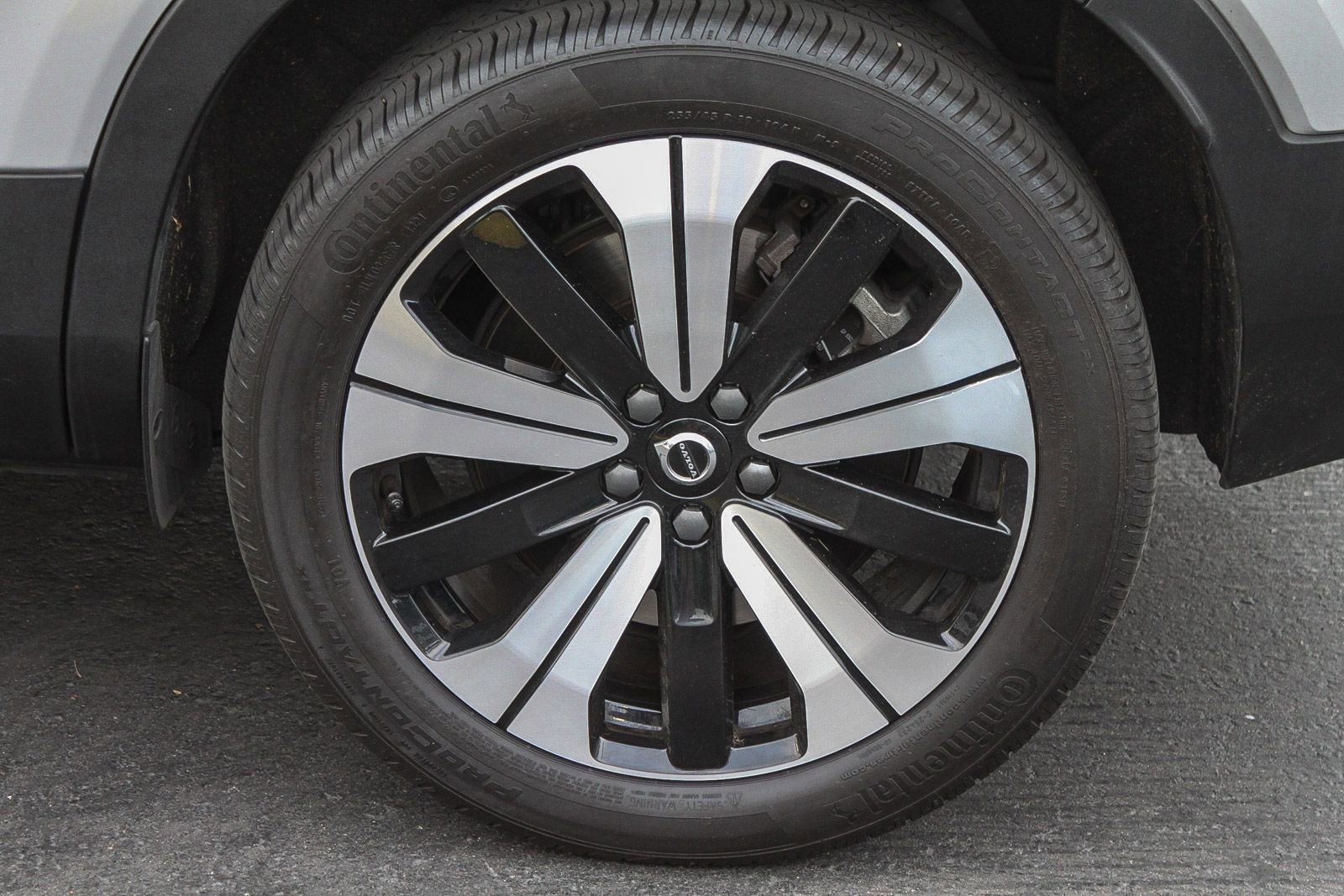 Used 2023 Volvo C40 P8 Recharge Plus AWD/4WD image 11