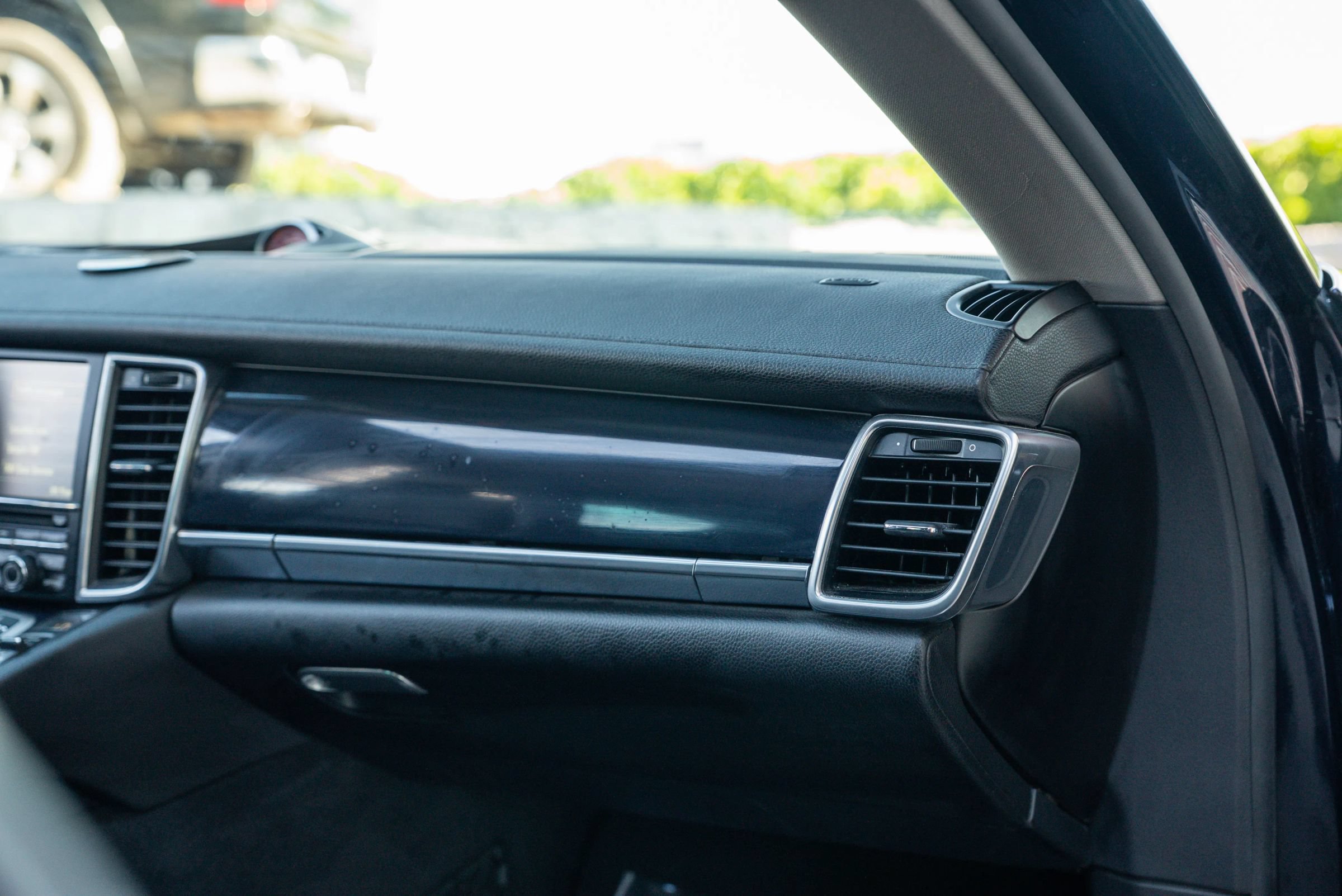 Used 2016 Porsche Panamera RWD image 15