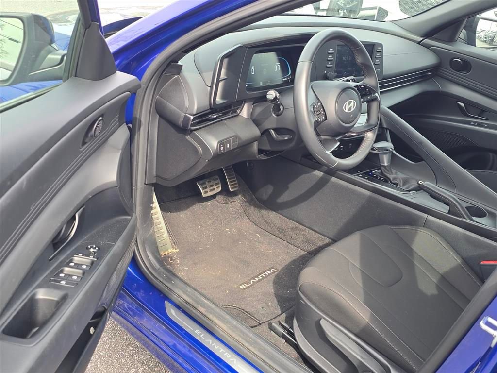 Certified 2025 Hyundai Elantra Sport image 9