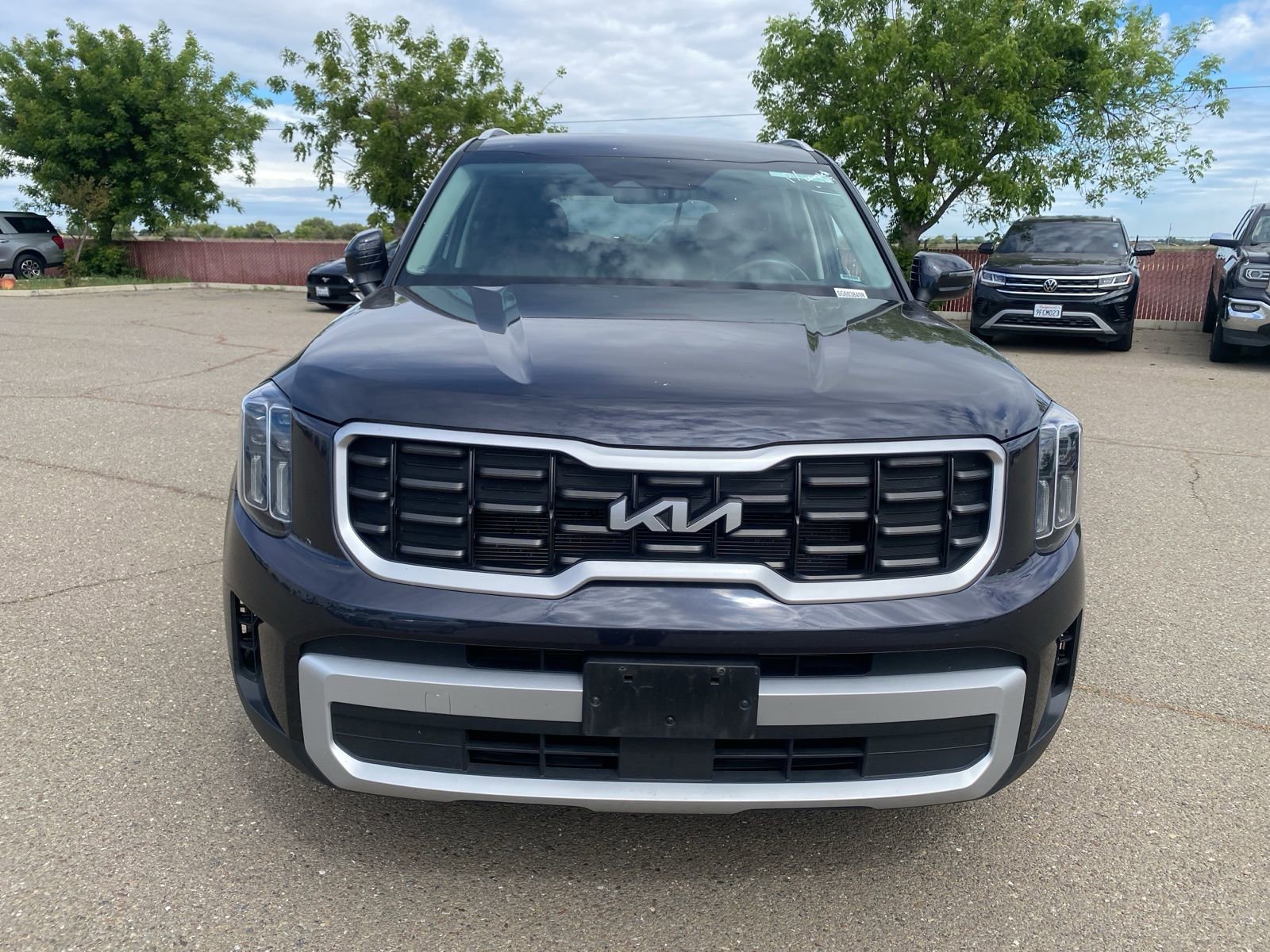 Used 2025 Kia Telluride S image 2