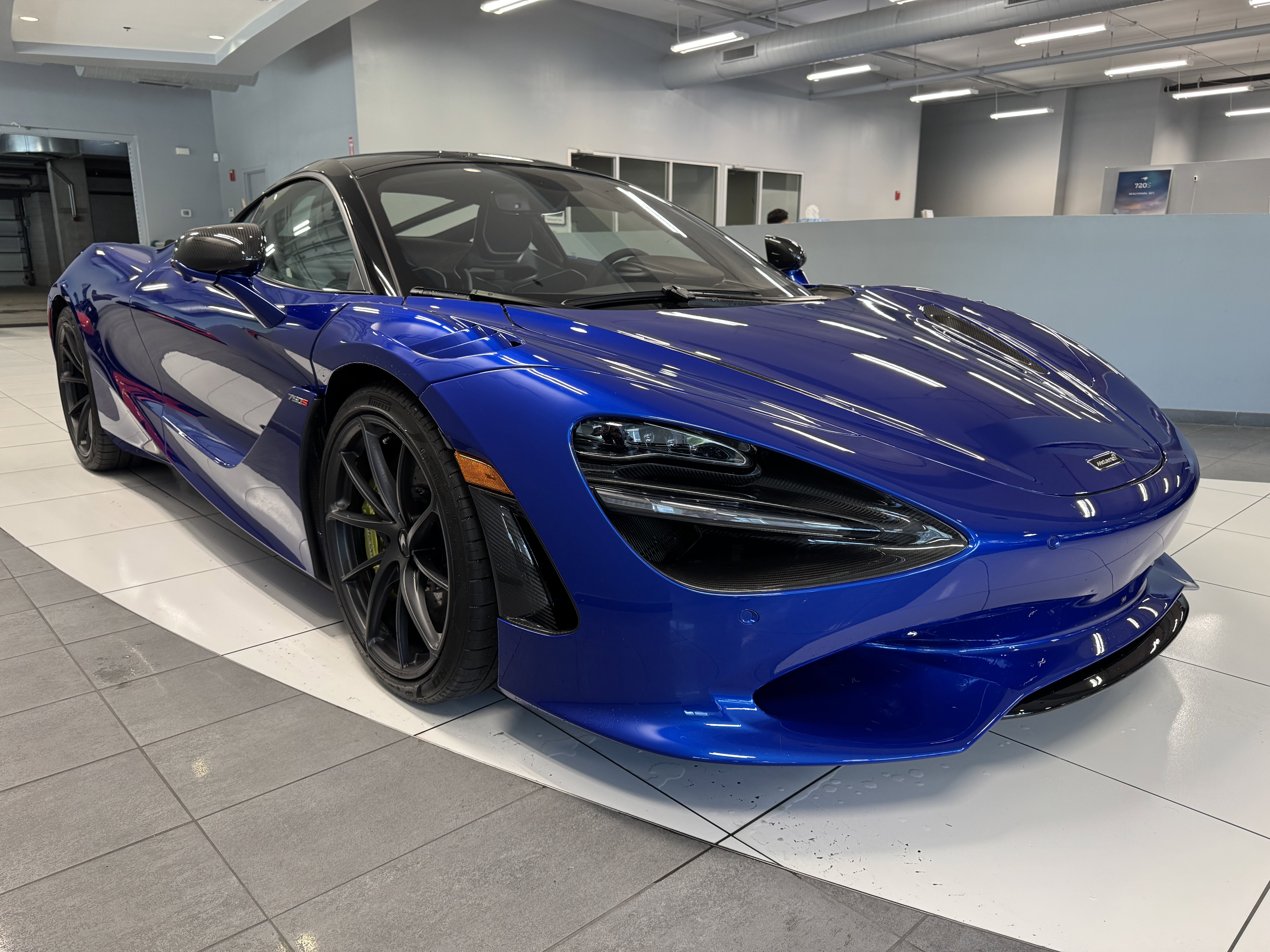 Used 2024 McLaren 750S image 9