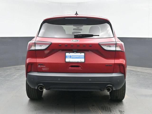 Used 2022 Ford Escape SEL w/ SEL Stealth AWD Package image 9