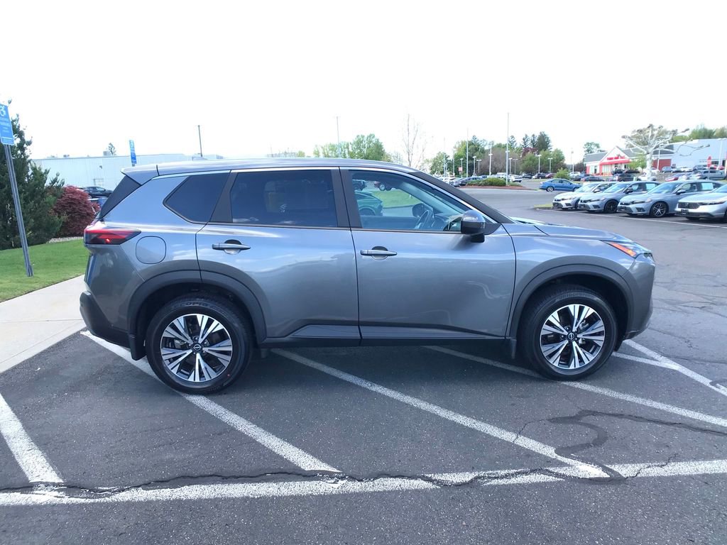 Used 2023 Nissan Rogue SV AWD/4WD image 16