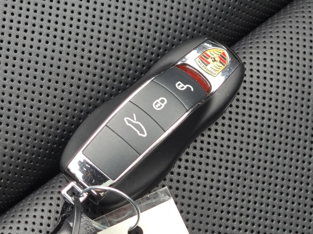 Used 2017 Porsche 911 Turbo image 43