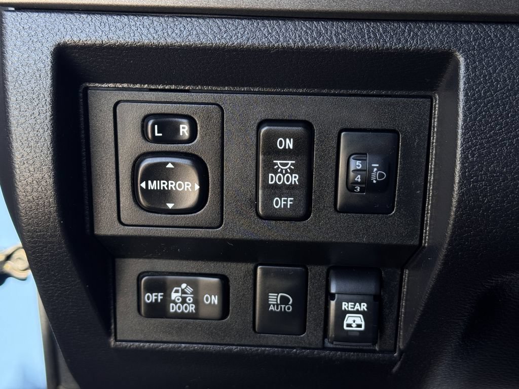 Used 2021 Toyota Tundra SR5 AWD/4WD image 25