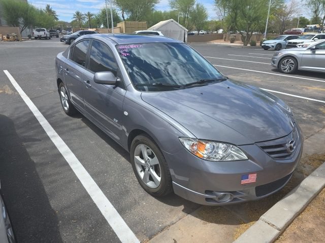 Used 2004 MAZDA MAZDA3 s w/ Moonroof & 6-CD Pkg FWD image 2