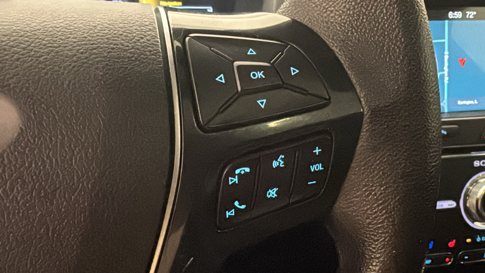 Used 2018 Ford Explorer Limited w/ Equipment Group 301A AWD/4WD image 14
