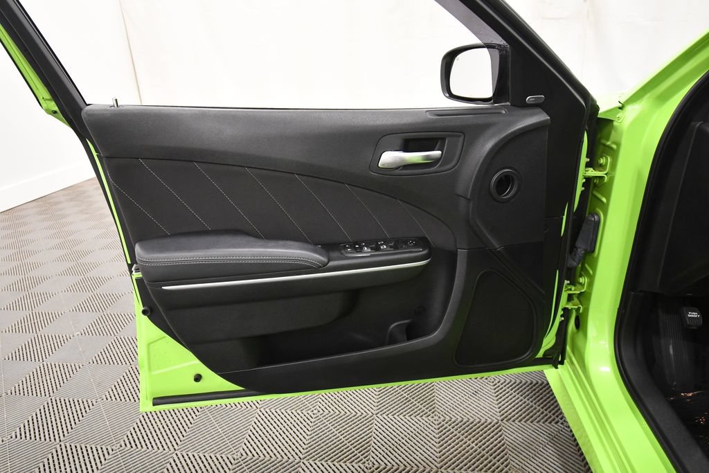 Used 2023 Dodge Charger Scat Pack w/ Technology Group RWD image 13