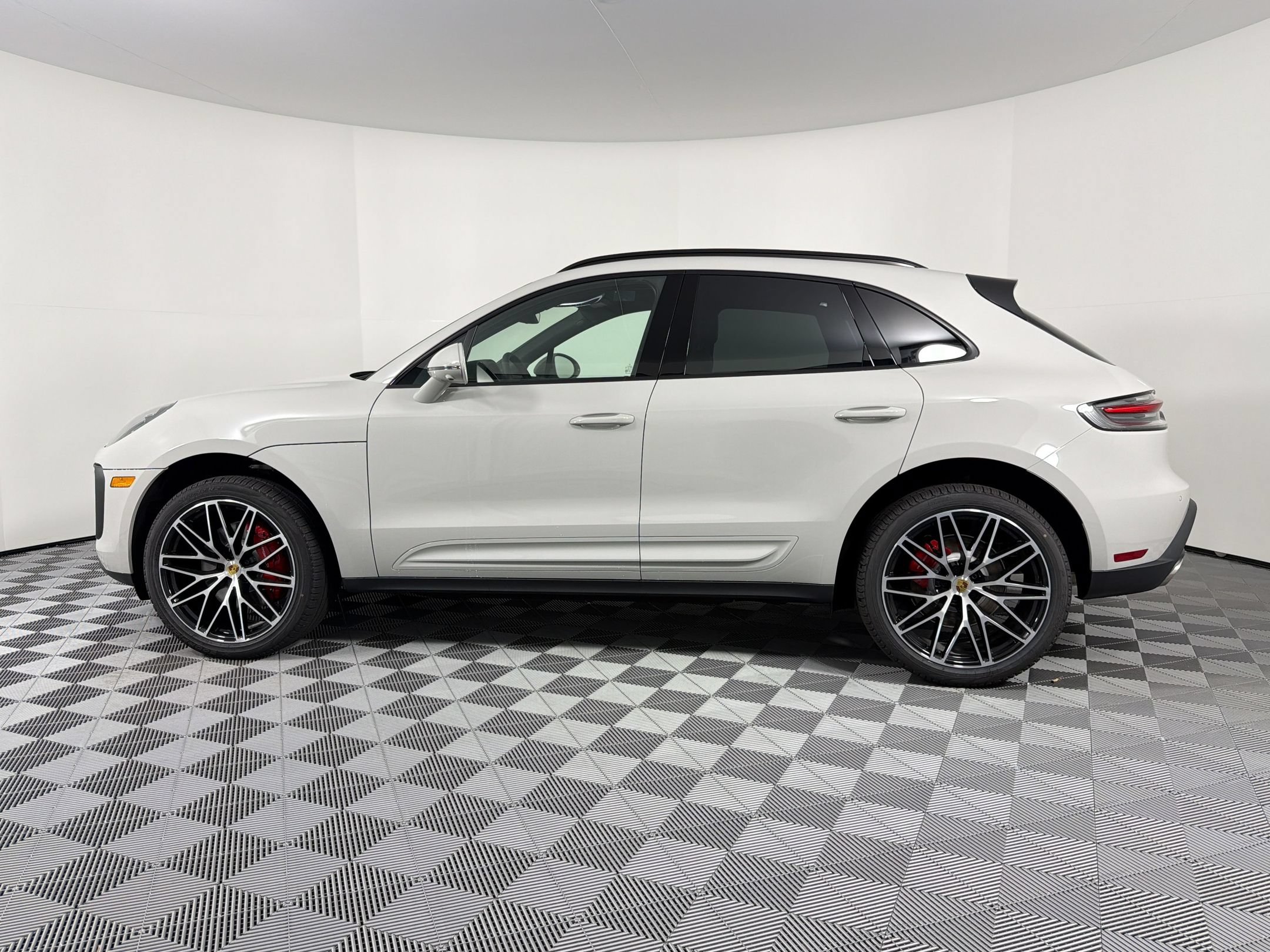 New 2026 Porsche Macan S AWD/4WD image 2