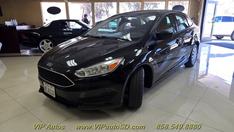 Used 2018 Ford Focus S FWD image 2