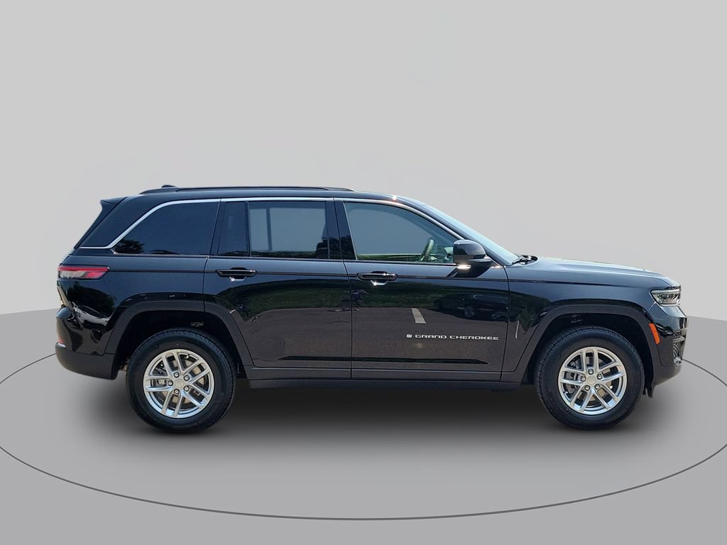 New 2026 Jeep Grand Cherokee Laredo X RWD image 2