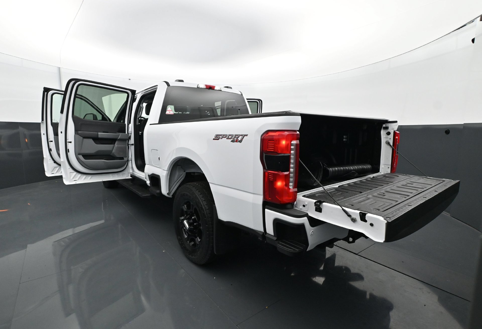Used 2024 Ford F250 XLT w/ XLT Premium Package AWD/4WD image 33