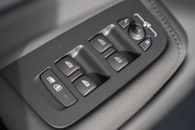 New 2026 Volvo XC60 B5 Plus w/ Protection Package Premier image 37