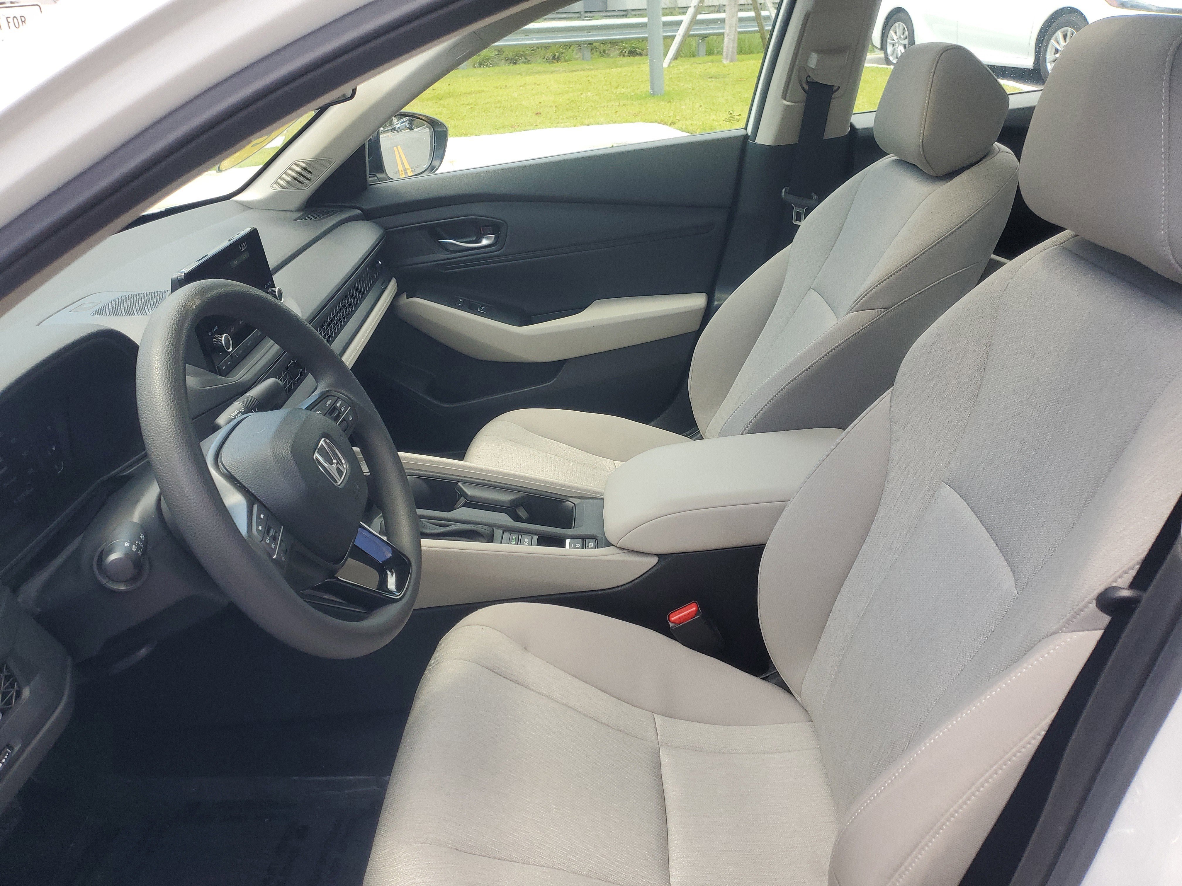 Used 2025 Honda Accord SE image 14