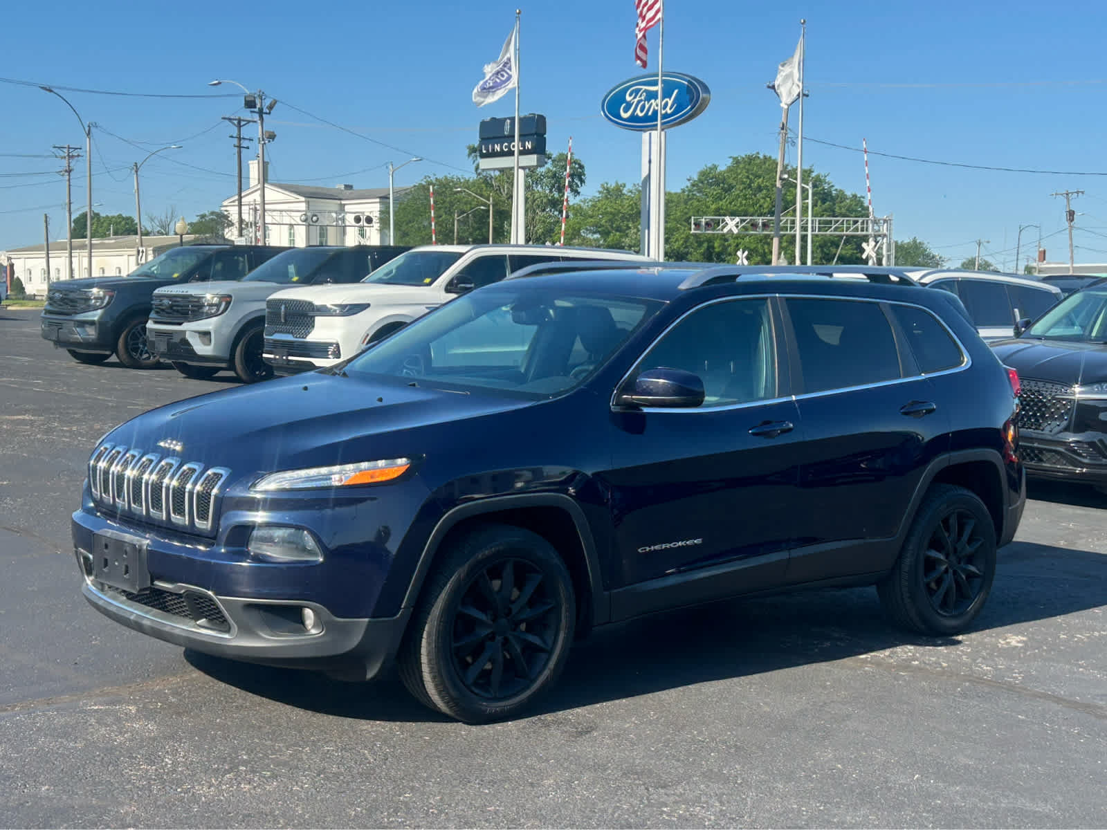 Used 2014 Jeep Cherokee Limited FWD image 2