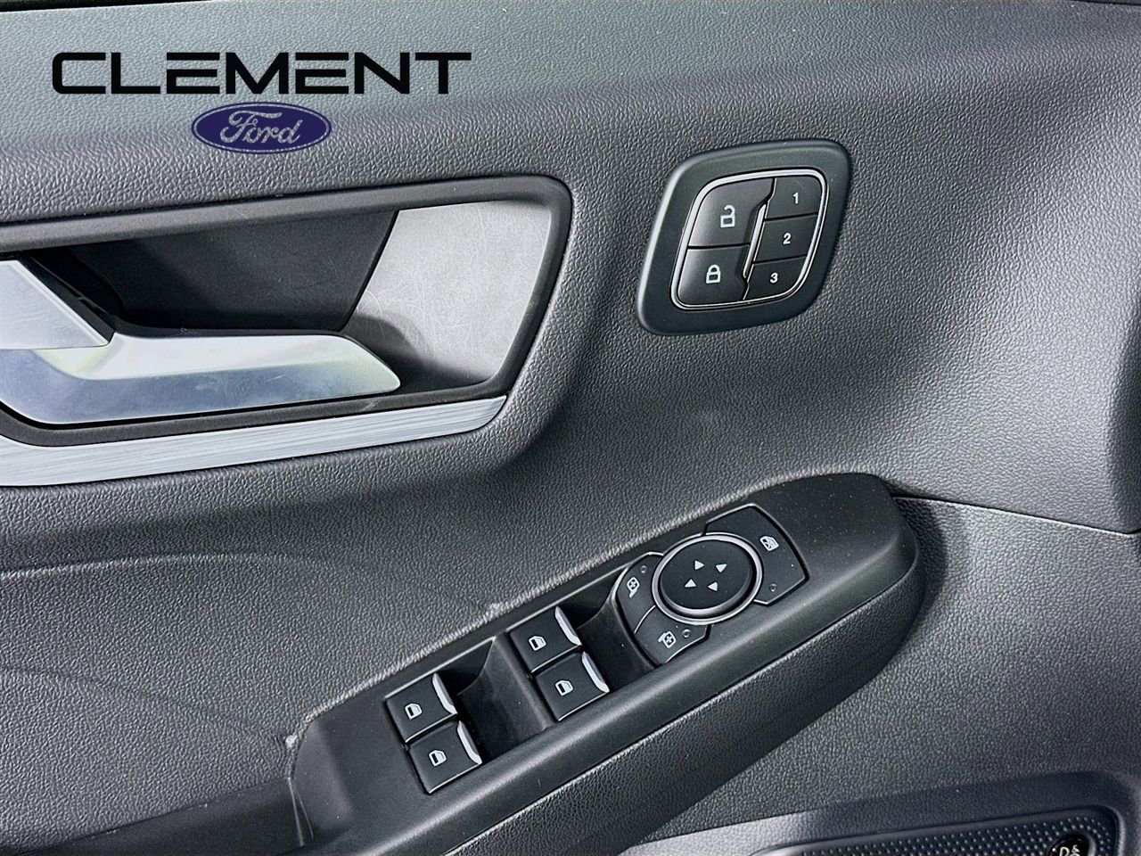 New 2025 Ford Escape Platinum w/ Premium Technology Package AWD/4WD image 24