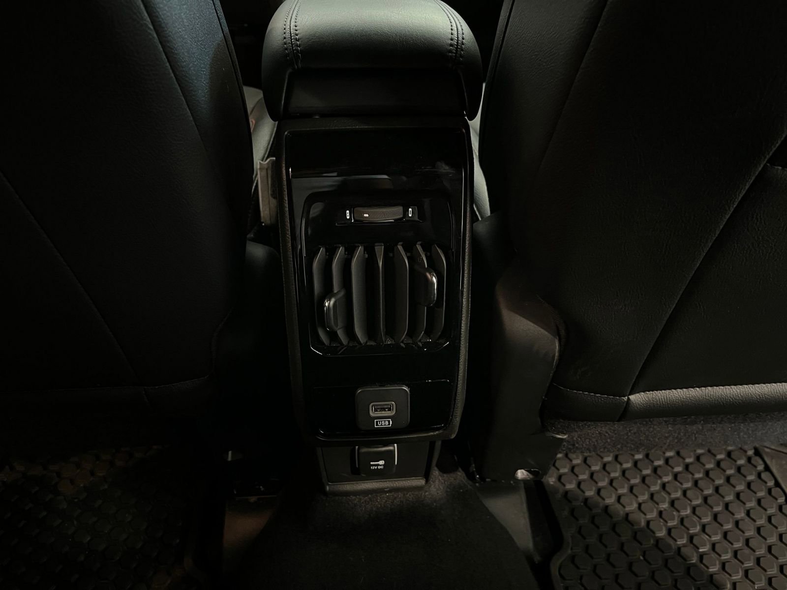 Used 2025 Jeep Compass Trailhawk image 23