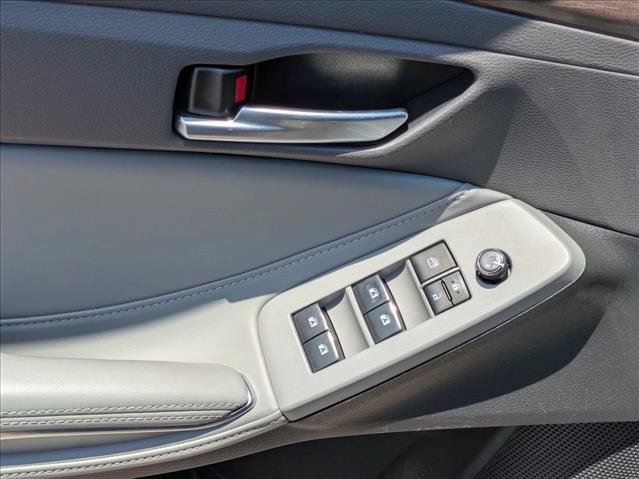 Used 2022 Toyota Avalon XLE w/ Moonroof Package FWD image 12