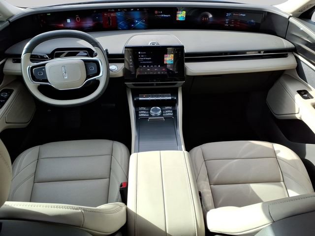 Used 2025 Lincoln Nautilus Premier image 7