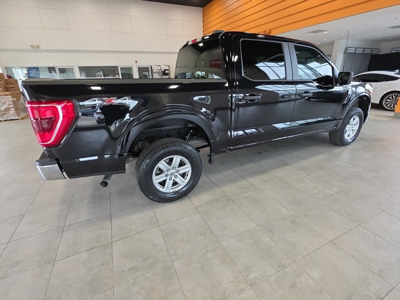 Used 2022 Ford F150 XLT w/ Trailer Tow Package AWD/4WD image 8