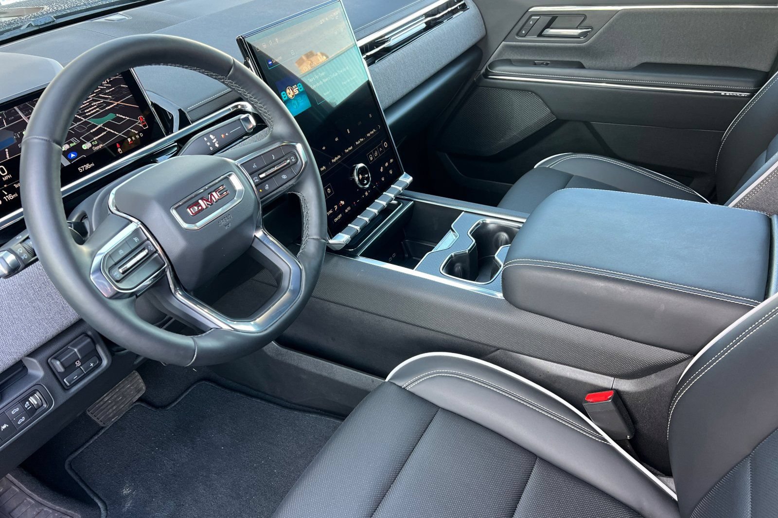 Used 2026 GMC Sierra EV Elevation w/ LPO, Elevation Dark Package AWD/4WD image 10