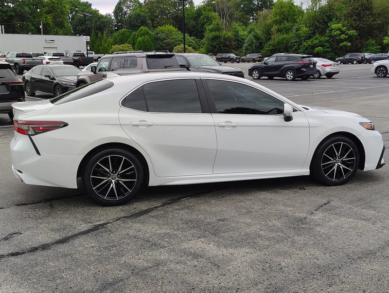 Used 2024 Toyota Camry SE FWD image 5