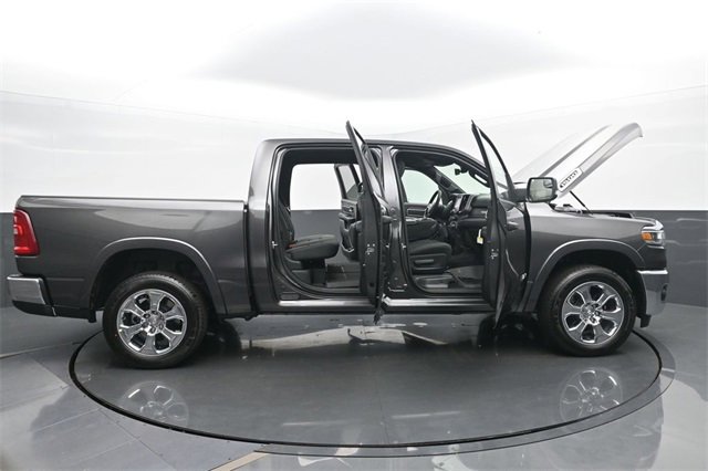New 2026 RAM 1500 4x4 Crew Cab image 57