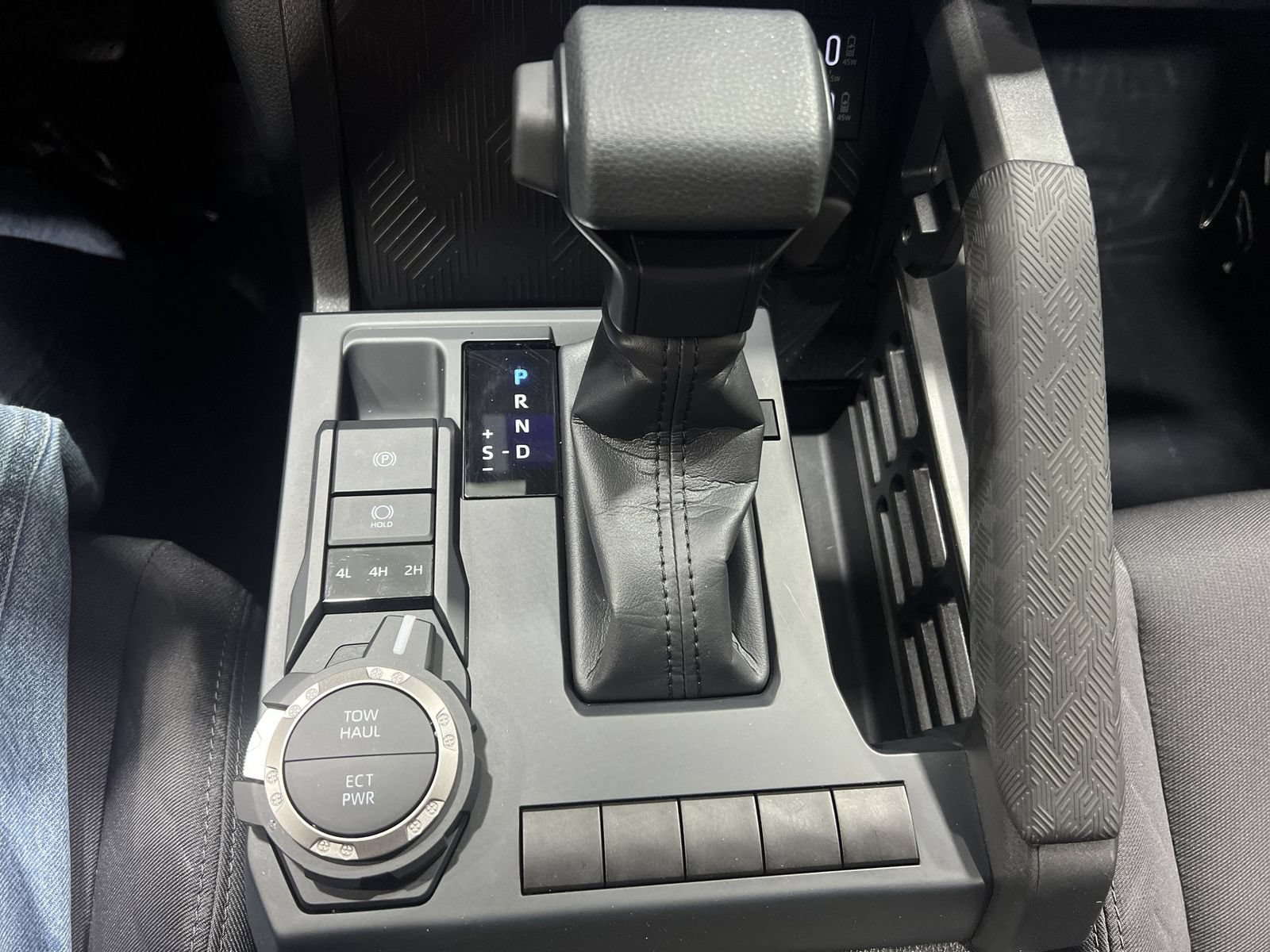 Used 2025 Toyota Tacoma SR5 AWD/4WD image 19