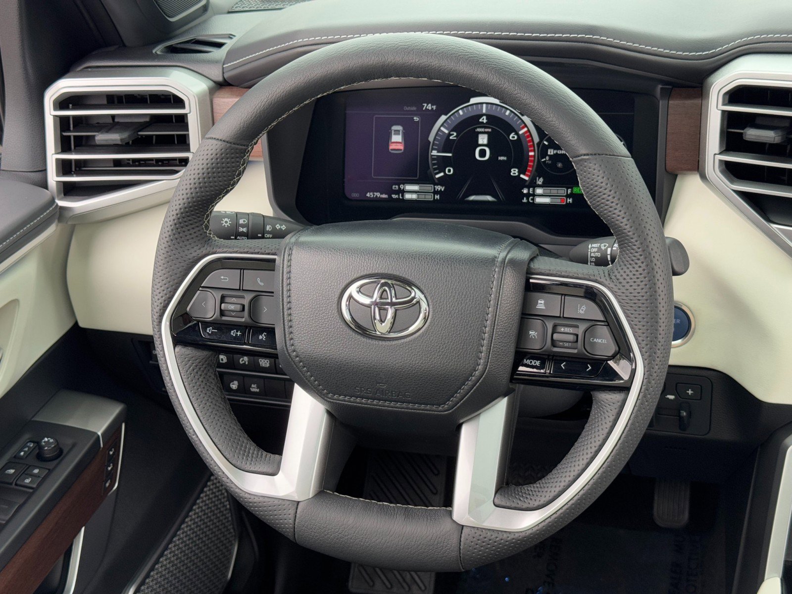 Used 2024 Toyota Sequoia Capstone image 23