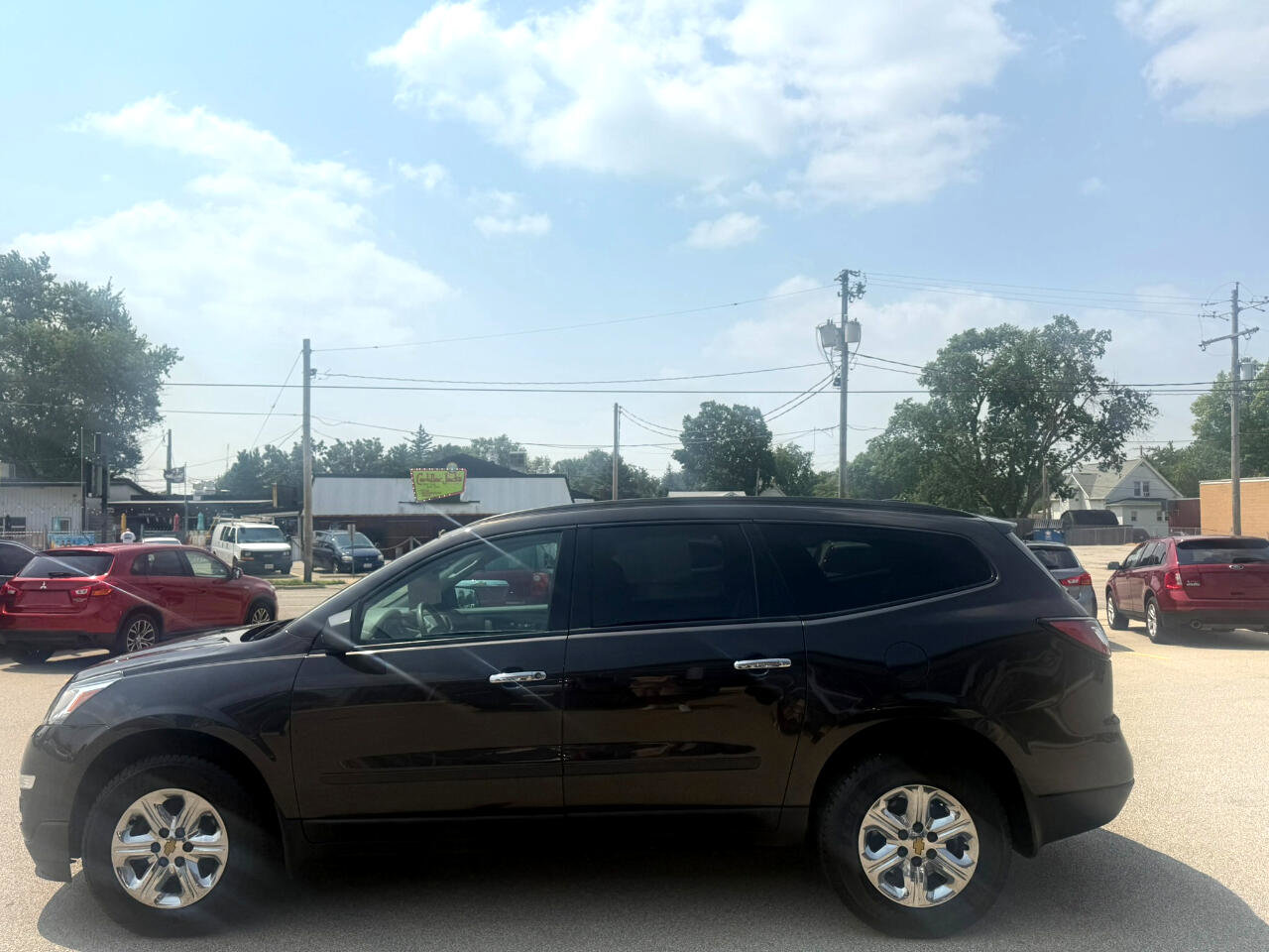 Used 2017 Chevrolet Traverse LS image 2