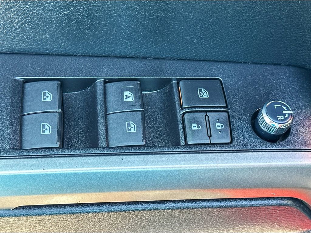 Used 2017 Toyota Tacoma SR5 image 19