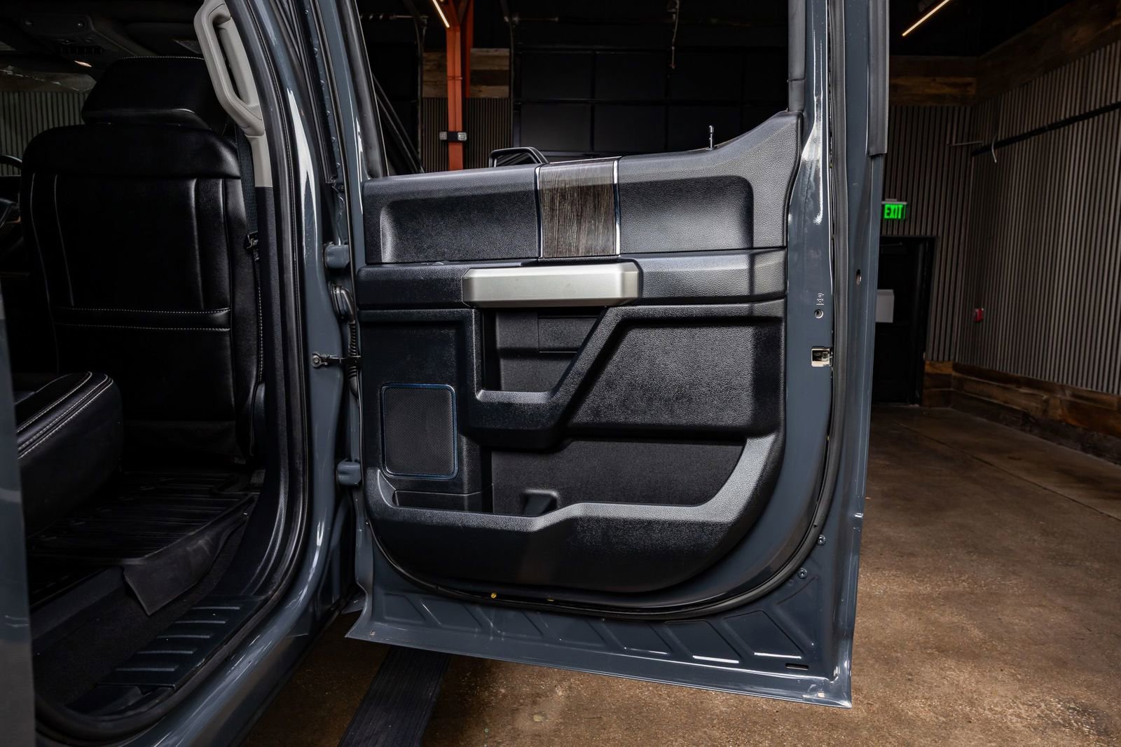 Used 2021 Ford F250 Lariat w/ Lariat Ultimate Package image 38