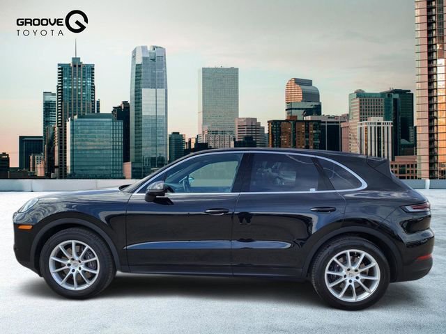 Used 2024 Porsche Cayenne image 2