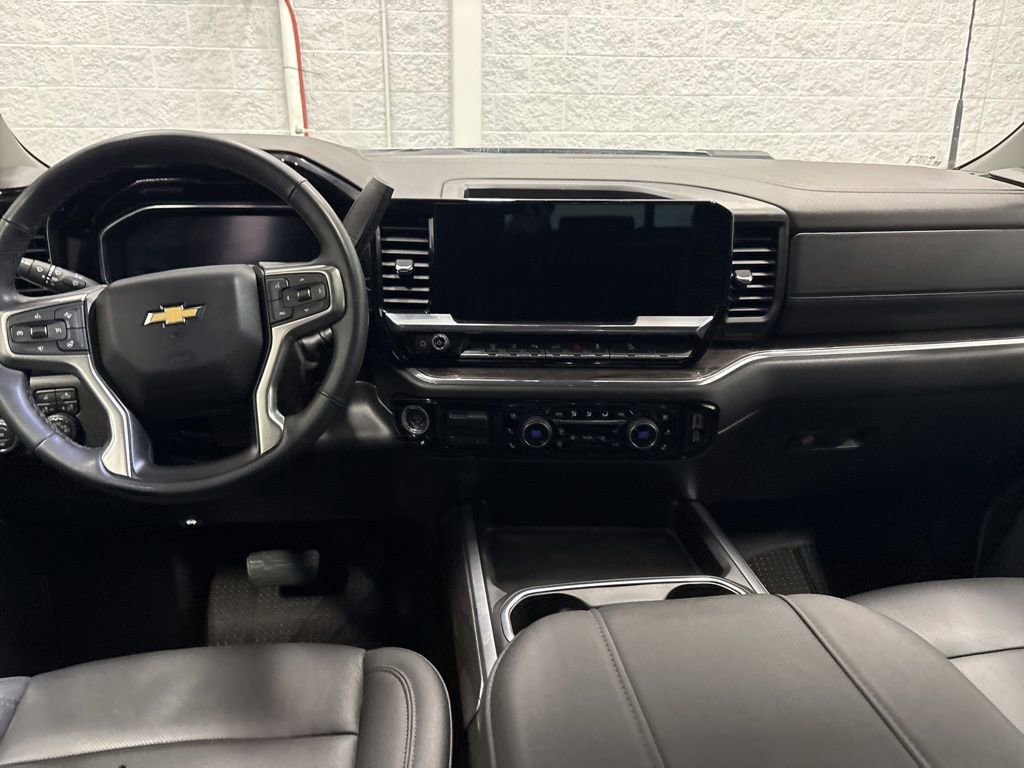 Used 2024 Chevrolet Silverado 2500 LTZ w/ LTZ Convenience Package image 12