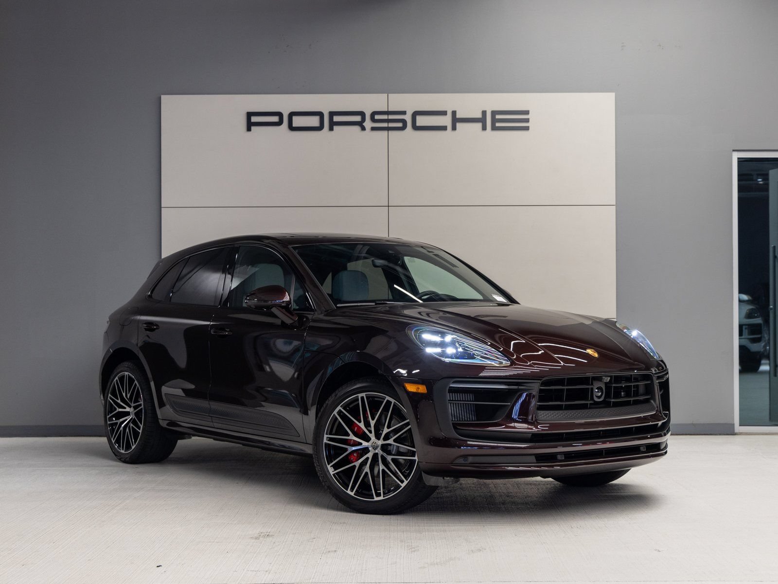 Certified 2026 Porsche Macan S AWD/4WD image 9