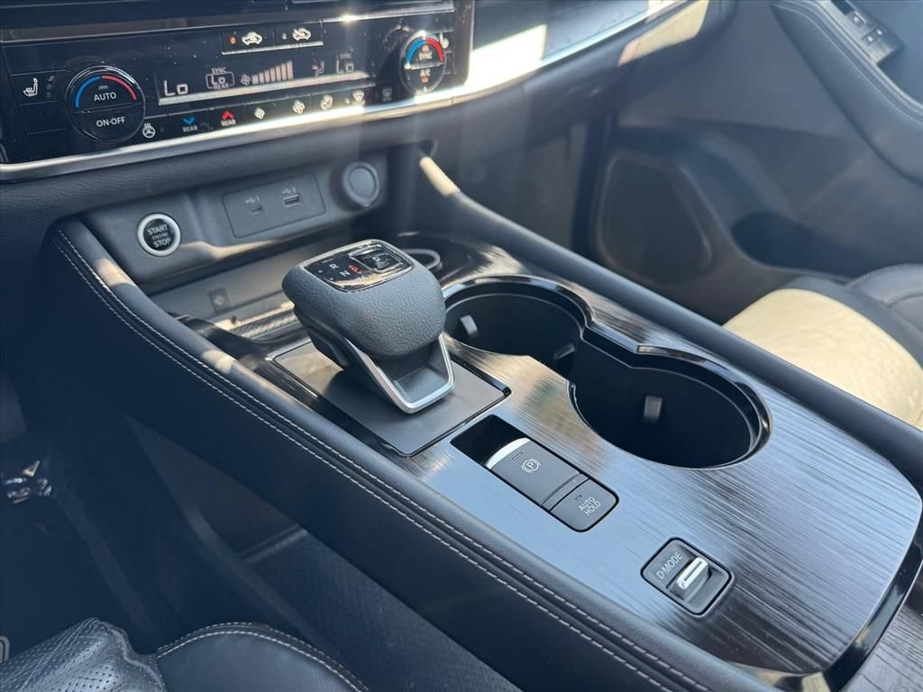 Certified 2021 Nissan Rogue Platinum FWD image 20